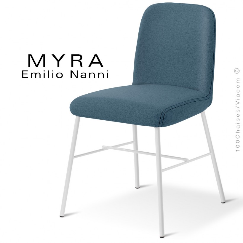 Chaise design MYRA, piétement peint blanc, assise tissu bleu foncé.
