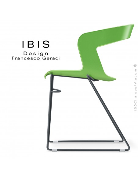 Chaise design IBIS, assise plastique vert pomme, piétement type luge peint anthracite.