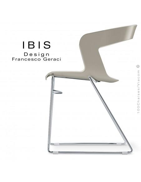 Chaise design IBIS, assise couleur gris tourterelle, piétement type luge chromé brillant.