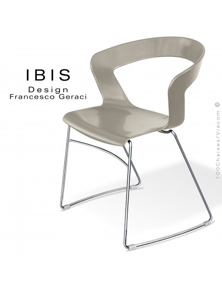 Chaise design IBIS, assise couleur gris tourterelle, piétement type luge chromé brillant.