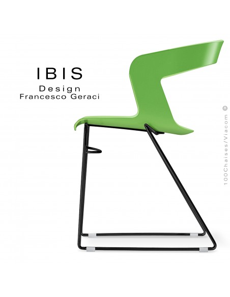 Chaise design IBIS, assise couleur vert pomme, piétement type luge peint noir.