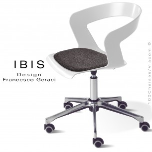 Chaise de bureau IBIS, assise blanc pivotante avec élévation, coussin anthracite, piétement aluminium brillant avec roulettes.