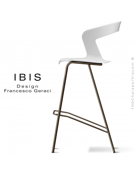 Tabouret design pour bar IBIS, piétement peint marron, assise coque couleur blanche.