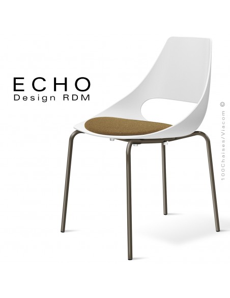 Chaise design seventies ECHO, piétement peint marron, assise coque plastique blanche avec coussin feutre amovible sable.