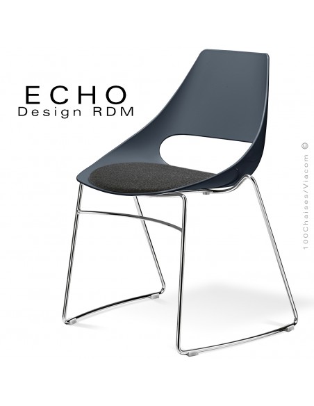 Chaise design esprit seventies ECHO, piétement luge chromé brillant, assise coque anthracite avec coussin feutre anthracite.