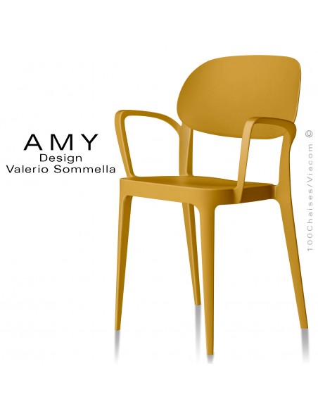 Fauteuil design AMY, structure plastique couleur jaune ambré.