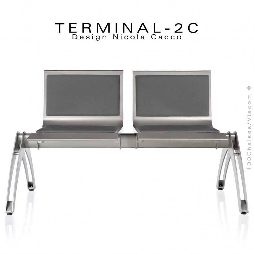 Banc design ou assise sur poutre TERMINAL deux places avec coussin d'assise et dossier tissu gris foncé, structure aluminium.