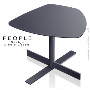 Table basse pour salon lounge PEOPLE, piétement peint anthracite, plateau type MDF, peint anthracite avec chant incliné.