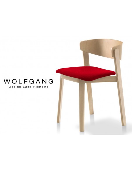 WOLFGANG chaise design en bois, vernis naturel, assise capitonnée couleur rouge.