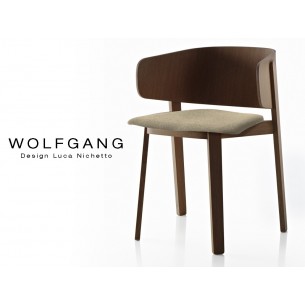 WOLFGANG fauteuil design bois vernis tabac, assise capitonnée couleur chanvre.