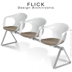 Banc design 3 places FLICK, ou assise sur poutre, piétement gris-argent. Assise plastique blanc coussin tissu marron.