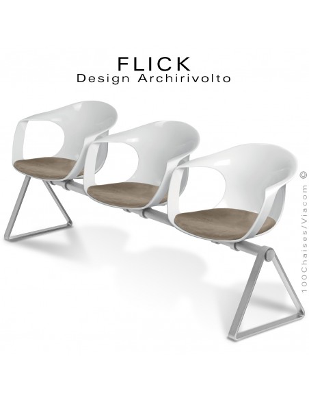 Banc design 3 places FLICK, ou assise sur poutre, piétement gris-argent. Assise plastique blanc coussin tissu marron.