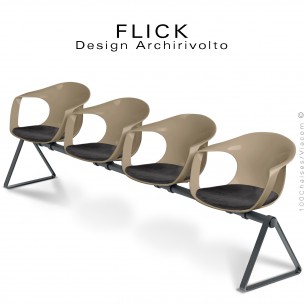 Banc ou assise sur poutre design FLICK, assise 4 places coque plastique couleur. Piétement triangle et tube d'acier peint.
