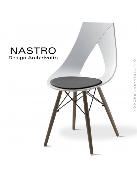 Chaise design NASTRO, piétement bois de hêtre vernis Wengé, assise coque plastique blanche avec coussin cuir anthracite.