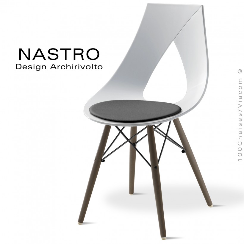 Chaise design NASTRO, piétement bois de hêtre vernis Wengé, assise coque plastique blanche avec coussin cuir anthracite.