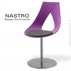 Chaise design NASTRO, colonne centrale sur platine de sol ronde inox, assise coque plastique couleur avec coussin d'assise.