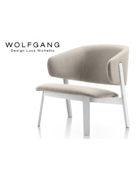 WOLFGANG lounge white, fauteuil design bois, assise capitonnée crème.