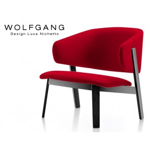 WOLFGANG lounge black, fauteuil design bois, assise capitonnée rouge.
