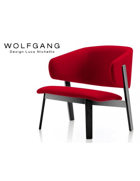 WOLFGANG lounge black, fauteuil design bois, assise capitonnée rouge.