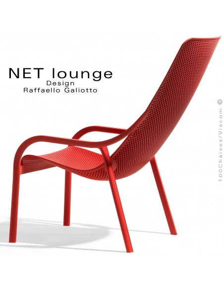 Fauteuil lounge NET, structure plastique, assise micro-perforé, couleur rouge corail, empilable.