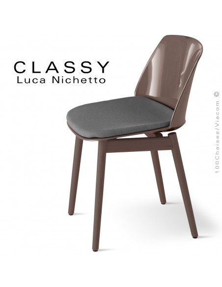 Chaise design CLASSY-1005N, piétement bois massif de Frêne, assise coque couleur avec coussin d'assise tissu gris.