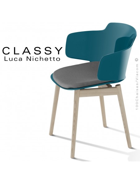 Fauteuil design confort CLASSY, piétement bois de Frêne massif conique vernis gris, assise coque plastique avec coussin tissu.