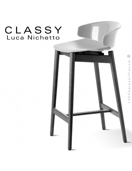 Tabouret de cuisine design CLASSY, piétement bois de Frêne vernis, assise coque plastique couleur.