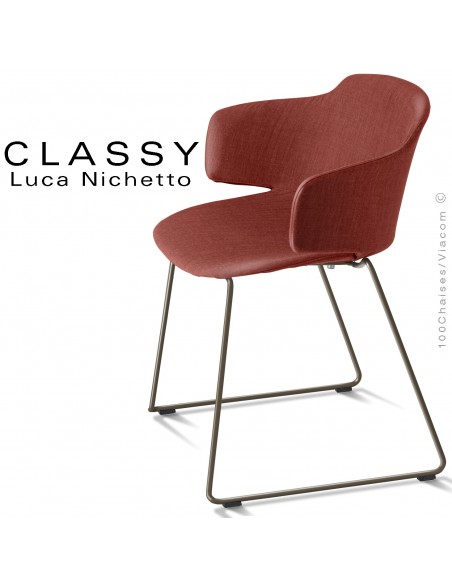 Fauteuil confort repas design CLASSY, piétement luge, assise, dossier, accoudoirs garnis de mousse habillage tissu Medley.