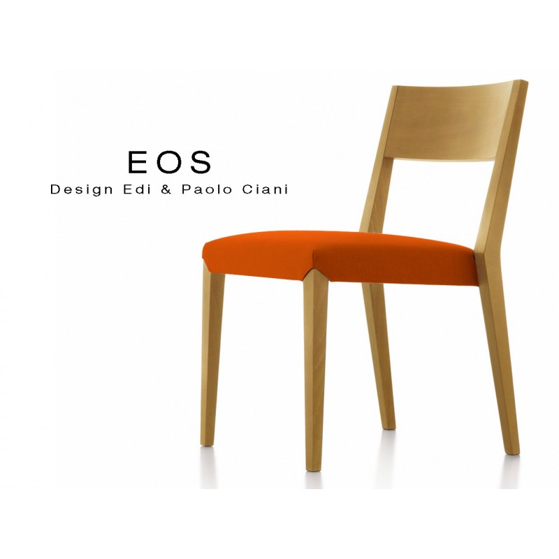 Chaises EOS design en bois, vernis hêtre naturel, assise capitonnée orange.