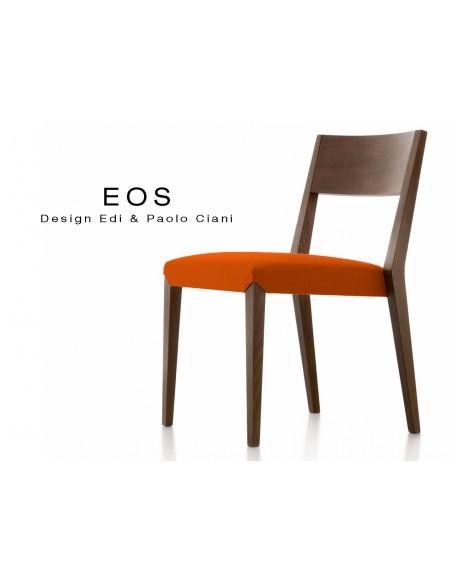 Chaises EOS design en bois, vernis acajou, assise capitonnée orange.