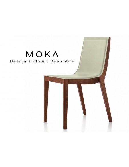 Chaise design MOKA en bois, vernis acajou, assise capitonnée cuir couvrant collé écru.