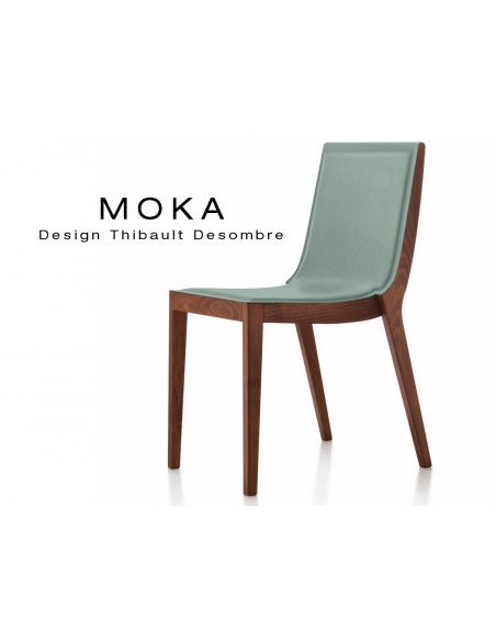 Chaise design MOKA en bois, vernis acajou, assise capitonnée cuir couvrant collé gris perle.