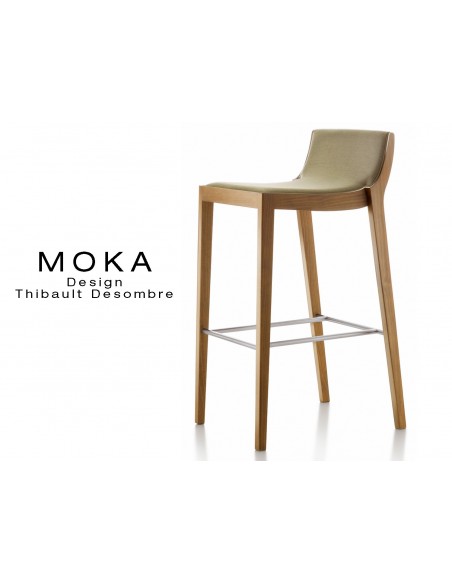 Tabouret design MOKA, finition bois vernis noyer moyen, assise capitonnée tissu chanvre.