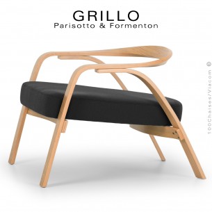 Fauteuil lounge design GRILLO, pour intérieur, piétement placage bois de Chêne vernis, assise et dossier coussins.