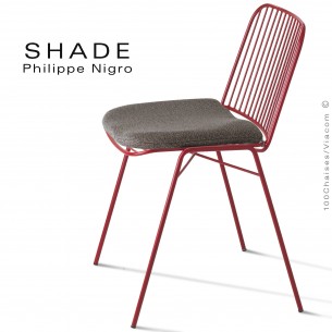 Chaise SHADE, structure 4 pieds en tube, assise et dossier en tige d'acier peint rouge avec coussin.
