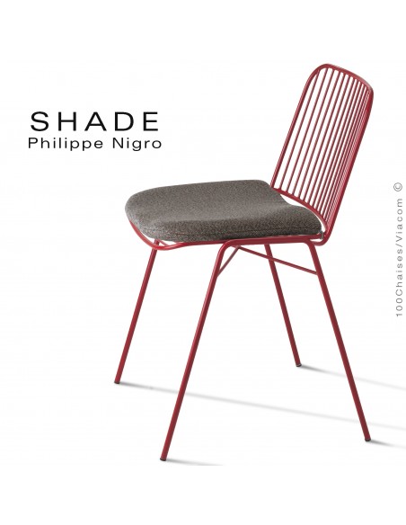 Chaise SHADE, structure 4 pieds en tube, assise et dossier en tige d'acier peint rouge avec coussin.