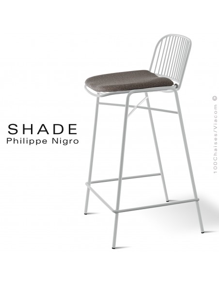 Tabouret de cuisine design SHADE, structure acier peint avec repose-pieds de couleur blanc avec coussin d'assise.
