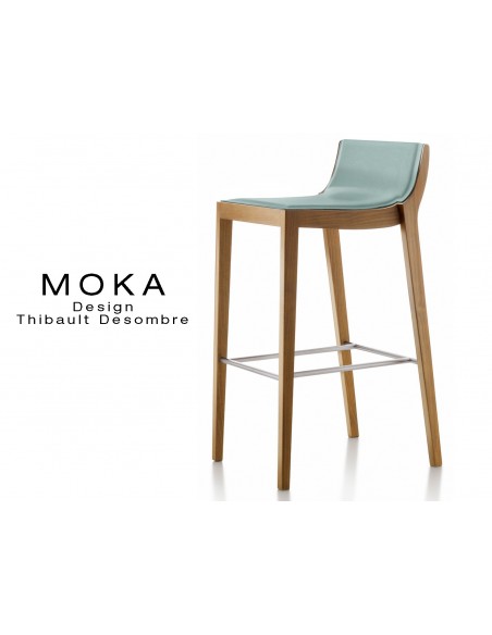 Tabouret design MOKA en bois finition noyer moyen, assise capitonnée cuir couvrant collé couleur gris perle.