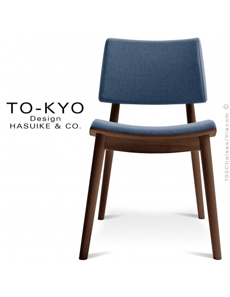 Chaise luxe design TOKYO, structure bois massif teinté brun, assise et dossier tissu gamme Medley couleur bleu Marine.