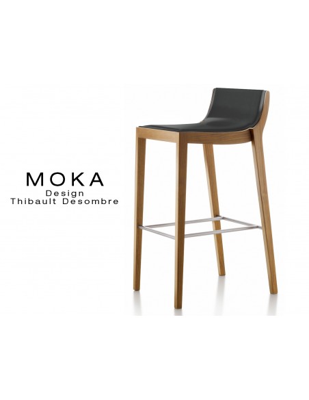 Tabouret design MOKA en bois finition noyer moyen, assise capitonnée cuir couvrant collé couleur noire.