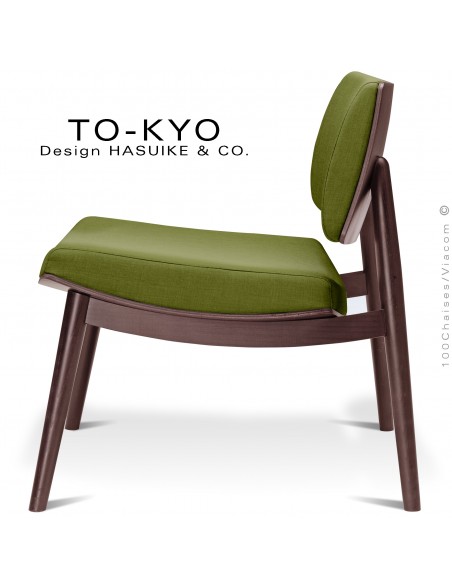 Fauteuil lounge design TOKYO, structure bois teinté brun, assise et dossier mousse, habillage tissu Medley couleur kaki.