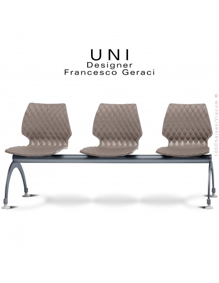 Banc ou assise sur poutre UNI, 3 places, piétement peint anthracite, assise coque effet matelassé couleur argile.