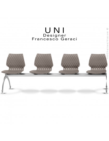 Banc pour salle d'attente UNI, 4 places, piétement acier peint aluminium, assise coque effet matelassé couleur argile.