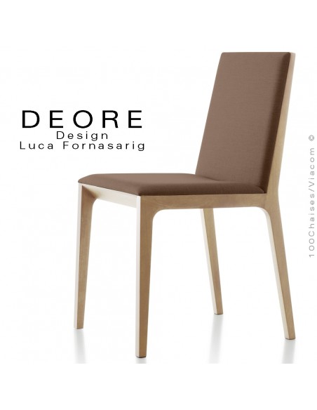 Chaise DEORE, structure bois vernis naturel, assise et dossier garnis de mousse habillage tissu king-L couleur marron.