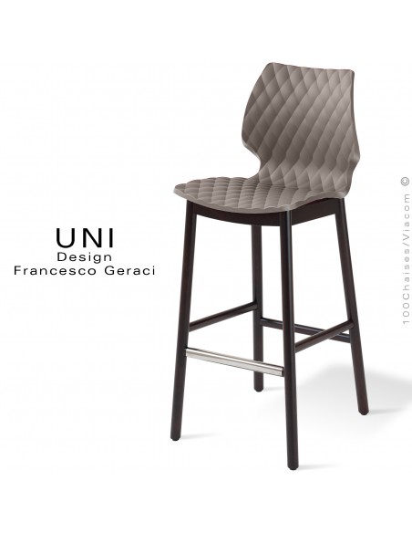 Tabouret de bar design UNI, piétement bois vernis wengé, assise coque plastique couleur argile.