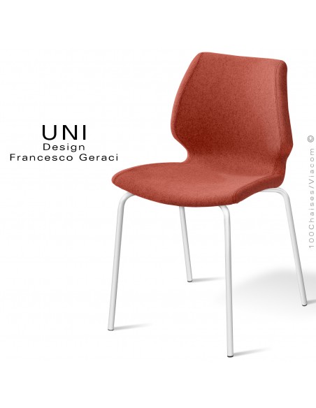 Chaise confort UNI, pour CHR, piétement 4 pieds peint blanc, assise et dossier habillage tissu couleur rouille-orange.