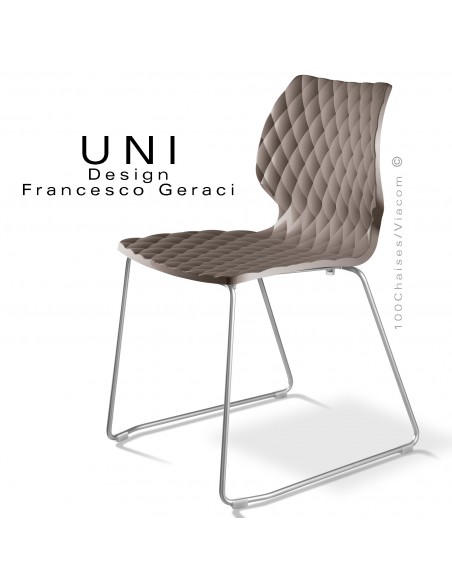 Chaise design UNI, piétement luge chromé brillant, assise coque plastique couleur argile.