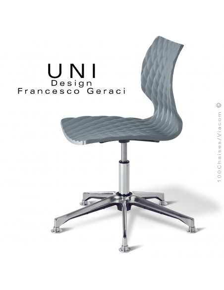 Chaise de bureau pivotante avec vérin d'élévation de l'assise plastique couleur gris sur piétement aluminium brillant.