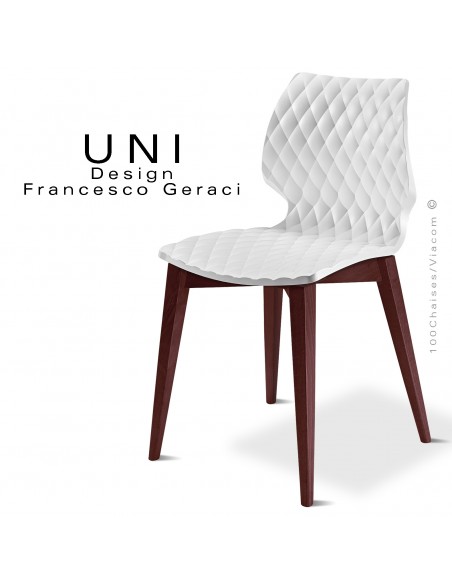 Chaise UNI, piétement bois de hêtre teinté brun, assise effet matelassé couleur blanche.