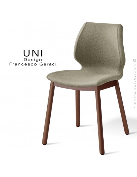 Chaise confort UNI, pieds bois de hêtre teinté brun, assise et dossier garnis de mousse, habillage tissu Medley couleur argile.